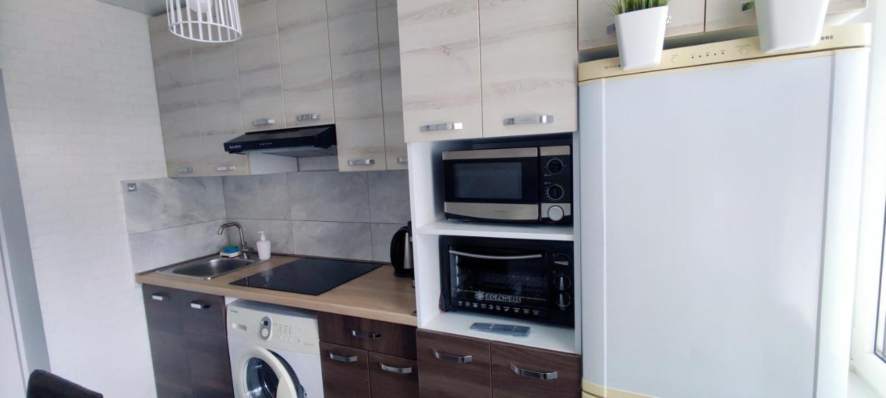 تشيسيناو Large Apartment Near The Airport And City Center المظهر الخارجي الصورة