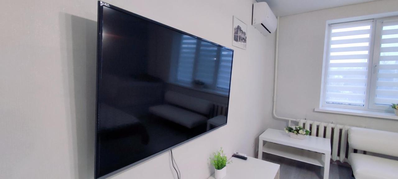 تشيسيناو Large Apartment Near The Airport And City Center المظهر الخارجي الصورة
