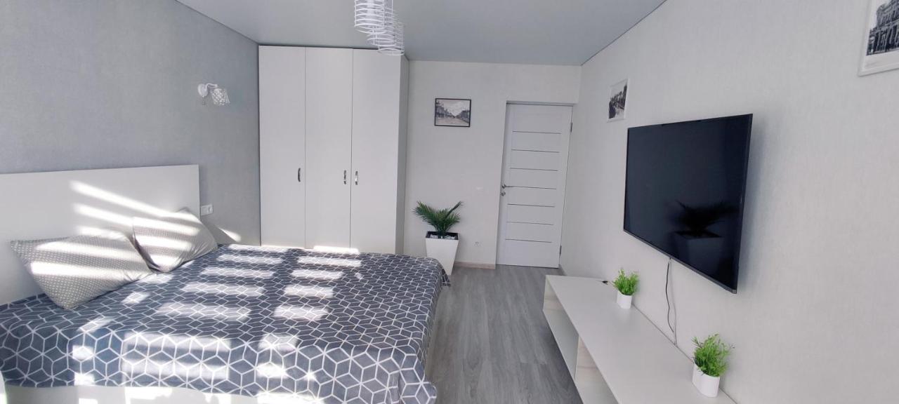 تشيسيناو Large Apartment Near The Airport And City Center المظهر الخارجي الصورة